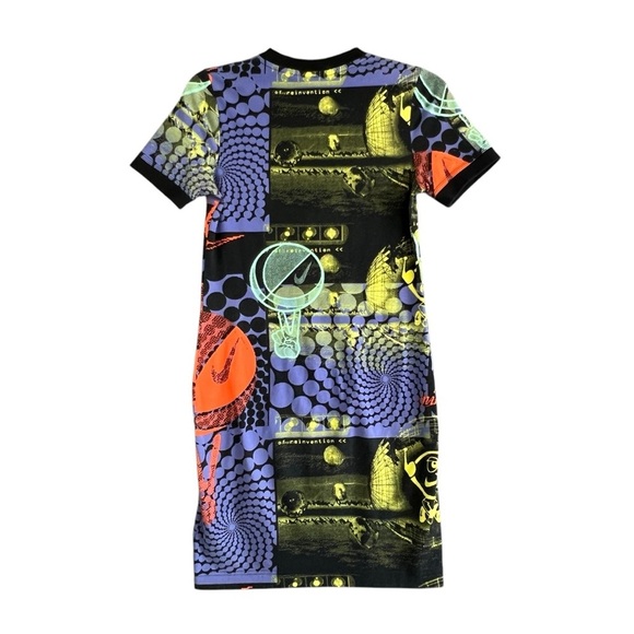 NIKE Essential Rave Bodycon Basketball Dress Short Sleeve Size Small - Picture 2 of 10